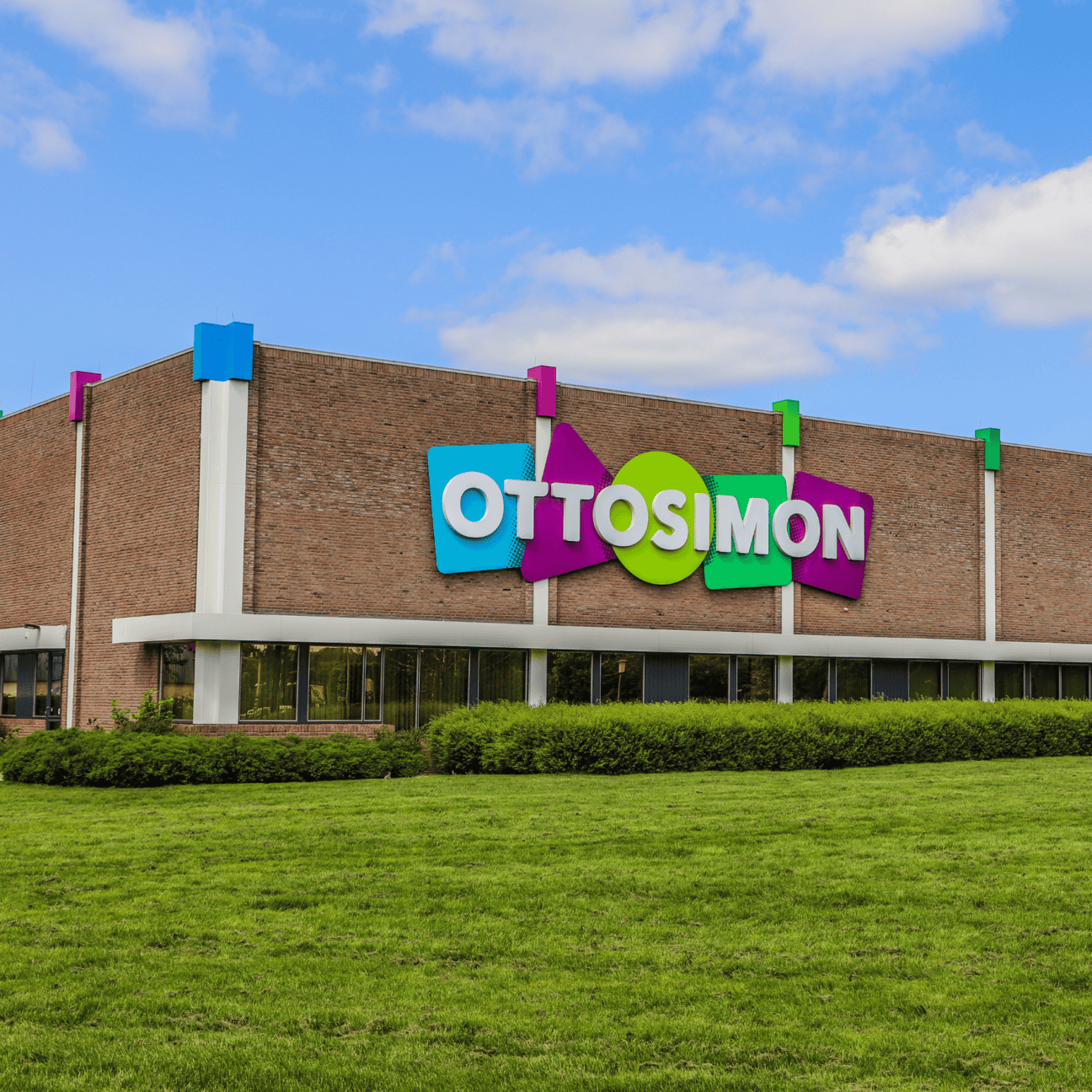 Otto Simon 2 Aspect Ratio 1 1