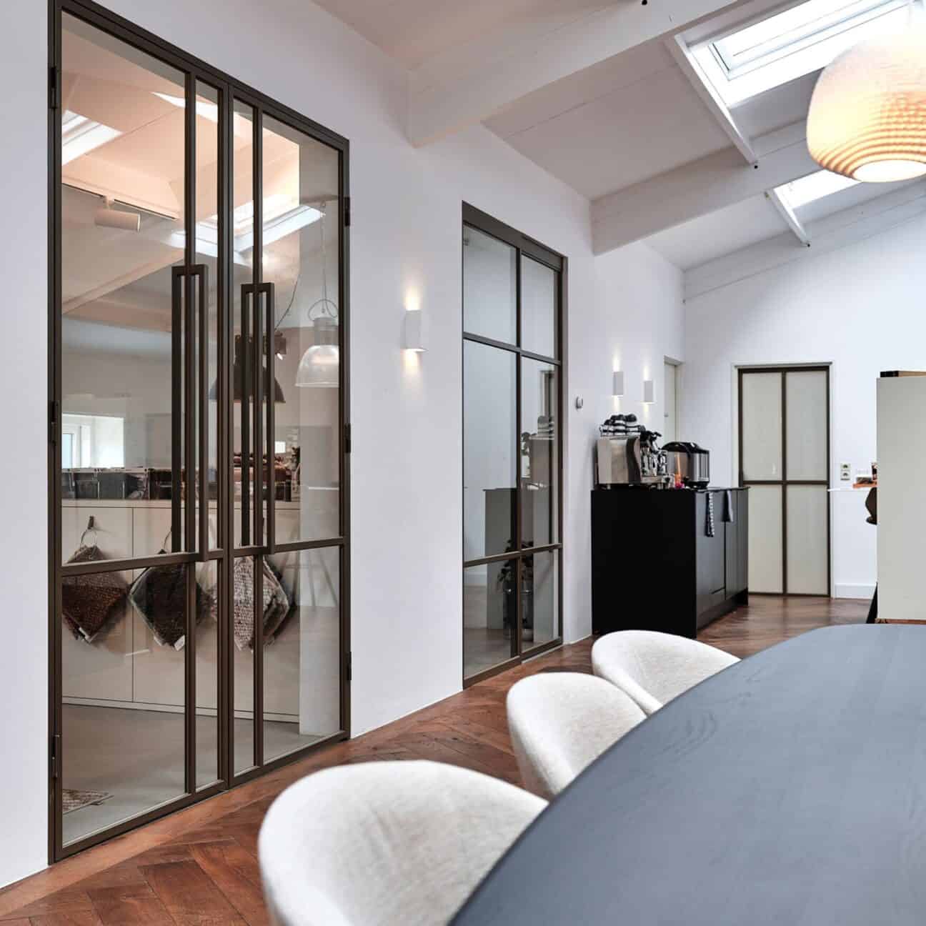 Thuis In Staal 2 Aspect Ratio 1 1