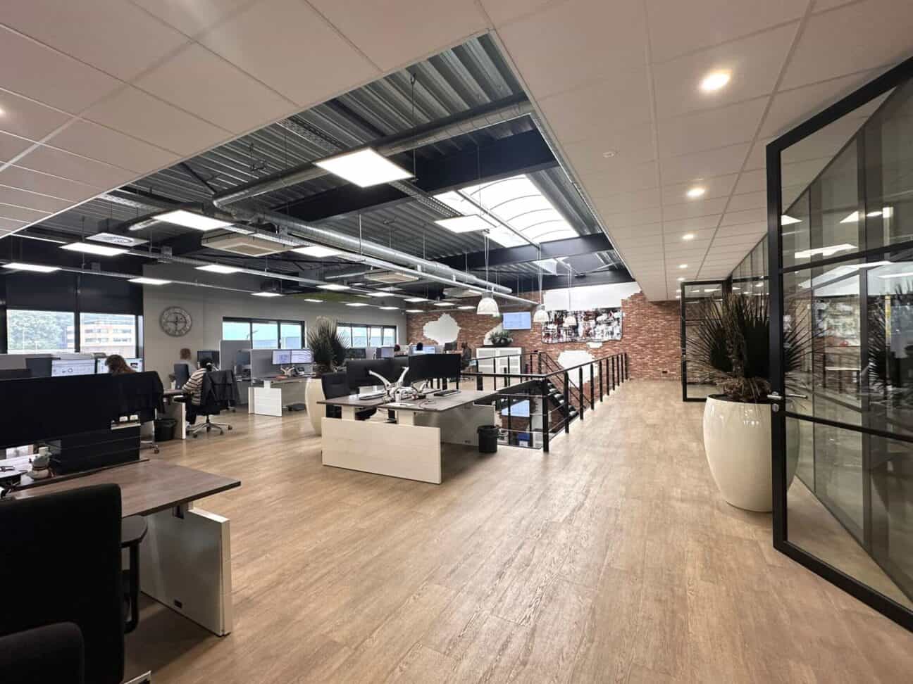 Oranje Furniture Care 2 Aspect Ratio 4 3